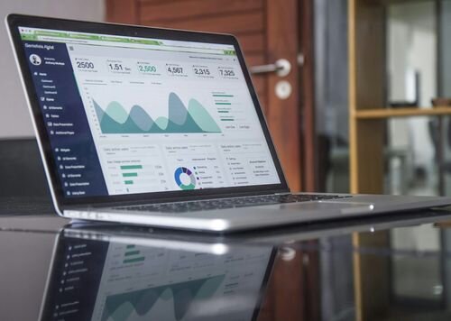 Dashboard de monitoreo OKR y pipeline comercial en ASTRA OS